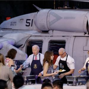 Biden pays tribute to military personnel on Thanksgiving